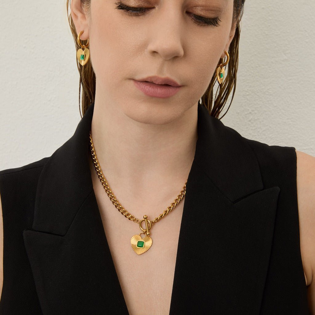 Colar Coração Esmeralda Banhado em Ouro 18K