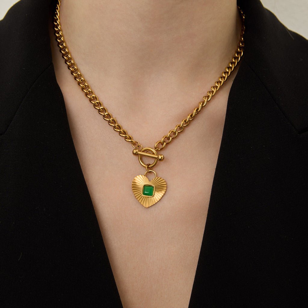 Colar Coração Esmeralda Banhado em Ouro 18K