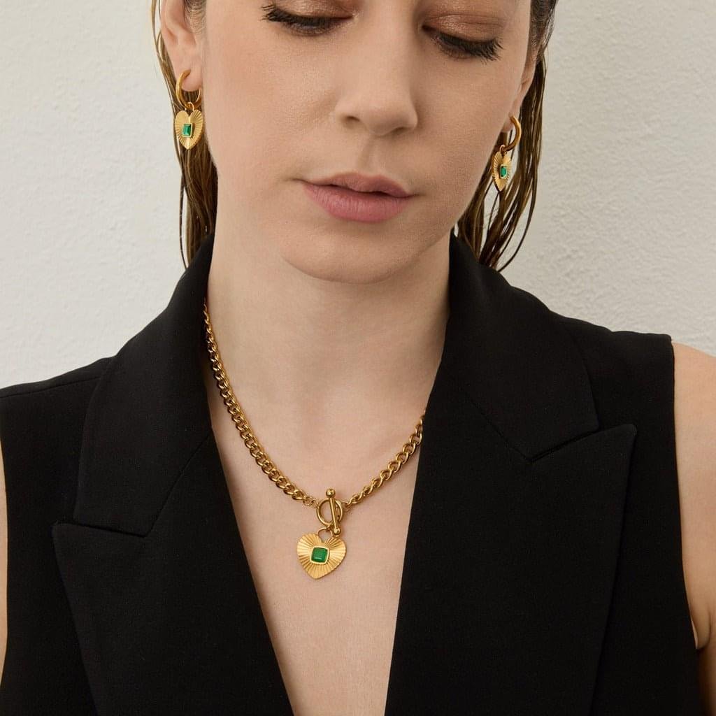 Colar Coração Esmeralda Banhado em Ouro 18K