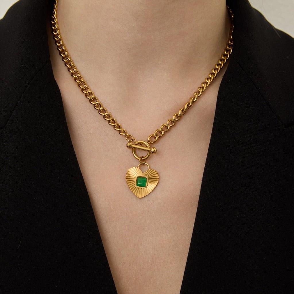 Colar Coração Esmeralda Banhado em Ouro 18K